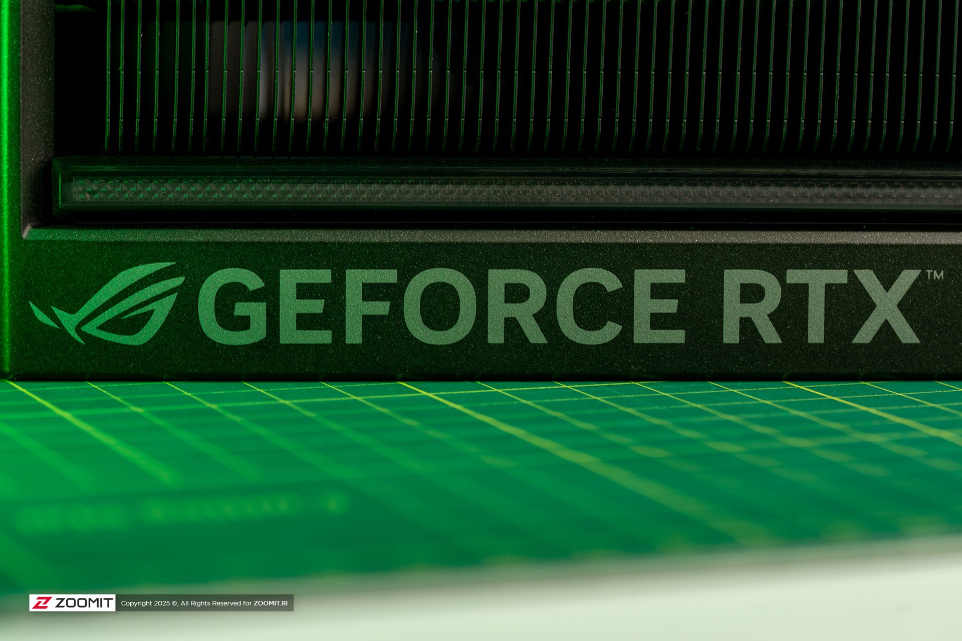 asus-nvidia-rtx-5080-logo-2-67d92a607962257743e3f210-4 لوگوی Geforce در کارت گرافیک ROG Astral RTX 5080 OC